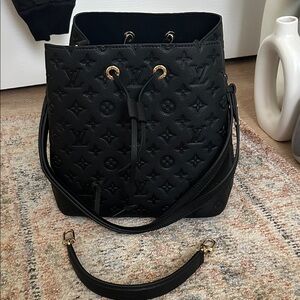 Fashion Black Shoulder Bag with Gold Accents